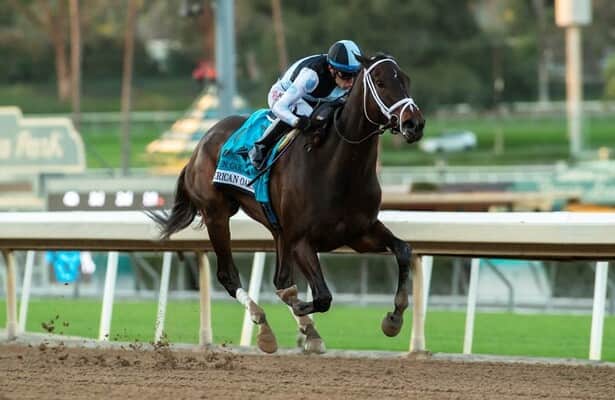 Queen Goddess makes winning move to dirt in American Oaks