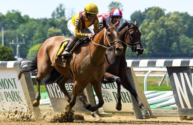 Clairière powers her way to repeat victory in Ogden Phipps