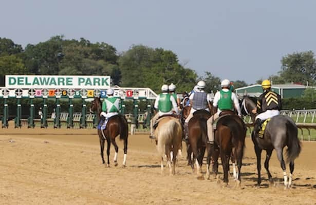 Delaware Park moves up Saturday post time because of heat