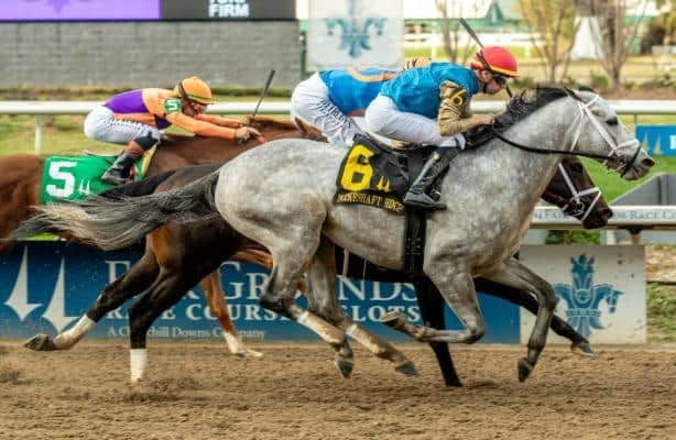 Hit Show delivers in stretch battle to capture Mineshaft