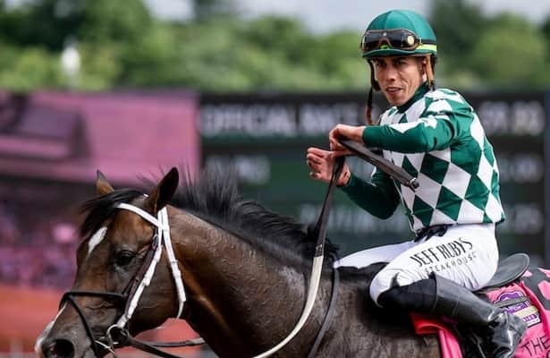 Irad Ortiz Jr. wins Mike Venezia memorial award