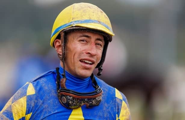 Santa Anita: Hernandez has 1-win lead, D'Amato clinches title