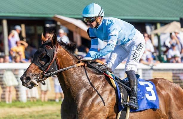 ⚫︎HRN Blinkers spark May Day Ready in 2-horse One Dreamer