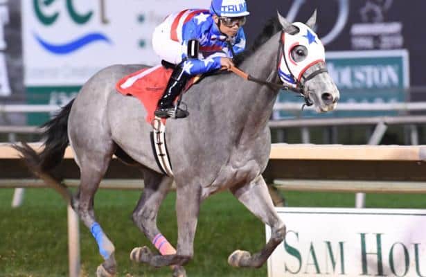 Favored Mr. Money Bags prevails in depleted Zia Park Derby