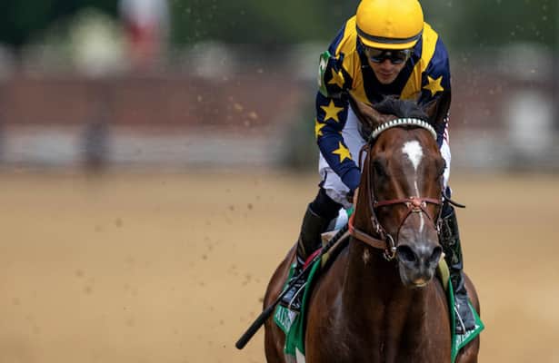 Olympiad puts his streak on the line in the Whitney