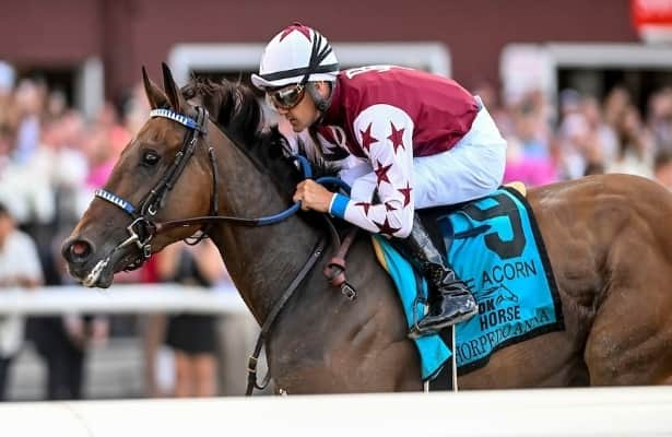 Thorpedo Anna blasts off, runs away to win Grade 1 Acorn