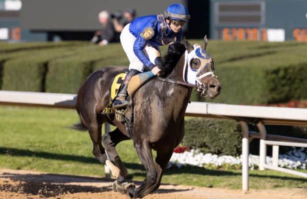 Oaklawn wrap: Wet Paint sweeps fillies series with Fantasy win